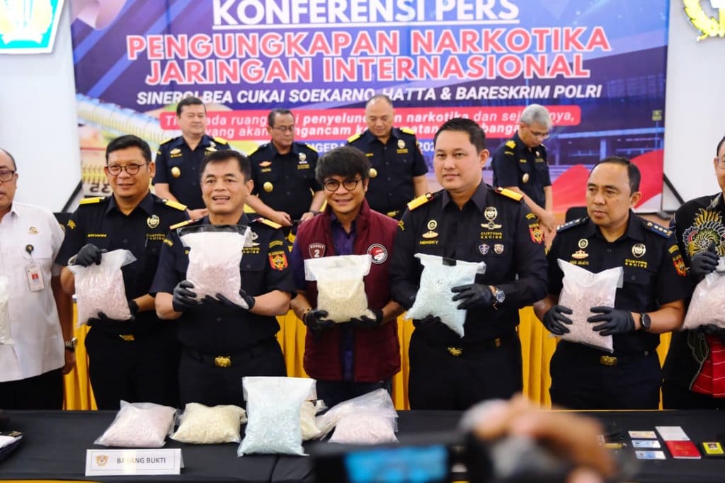 Pilot Malaysia Diciduk Bawa 70 Ribu Ekstasi di Bandara Soetta