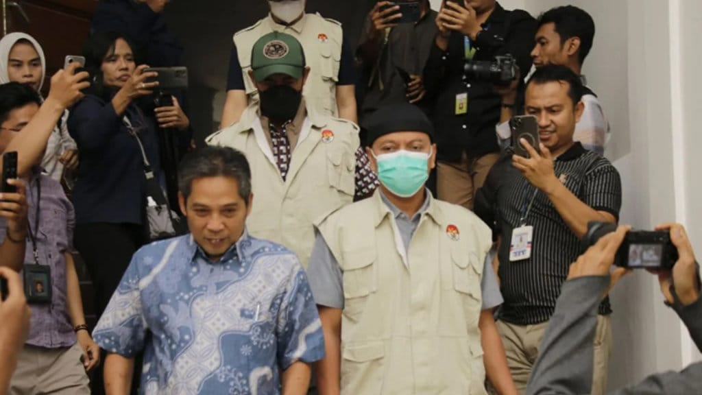 KPK Geledah Tiga Ruang Strategis Kantor Bupati Lombok Barat