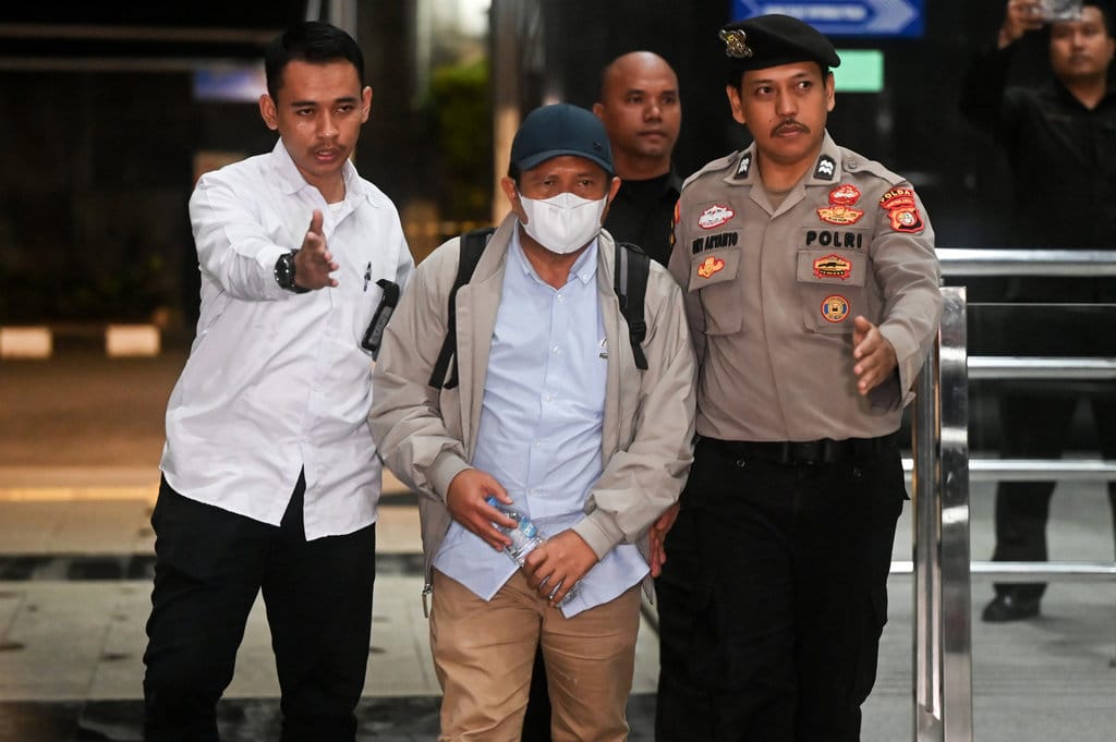 KPK Sita Barang Bukti Rp 9 Miliar dari Bupati Lombok Barat