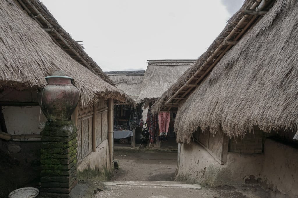 Kebakaran Hanguskan Desa Sade, Kampung Adat Sasak di Lombok