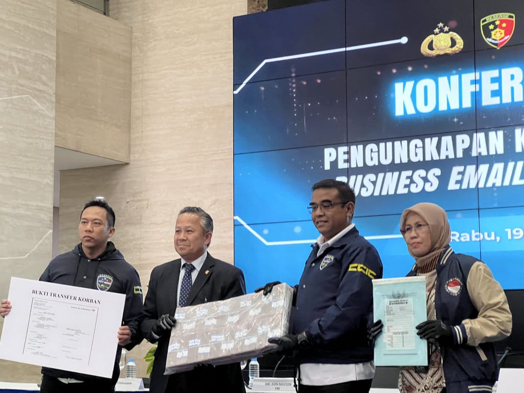 Bareskrim dan FBI Bekuk Komplotan Peretas Email Perusahaan Asing