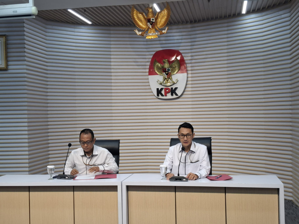 KPK Tahan Empat Tersangka Kasus Korupsi Bank BJB