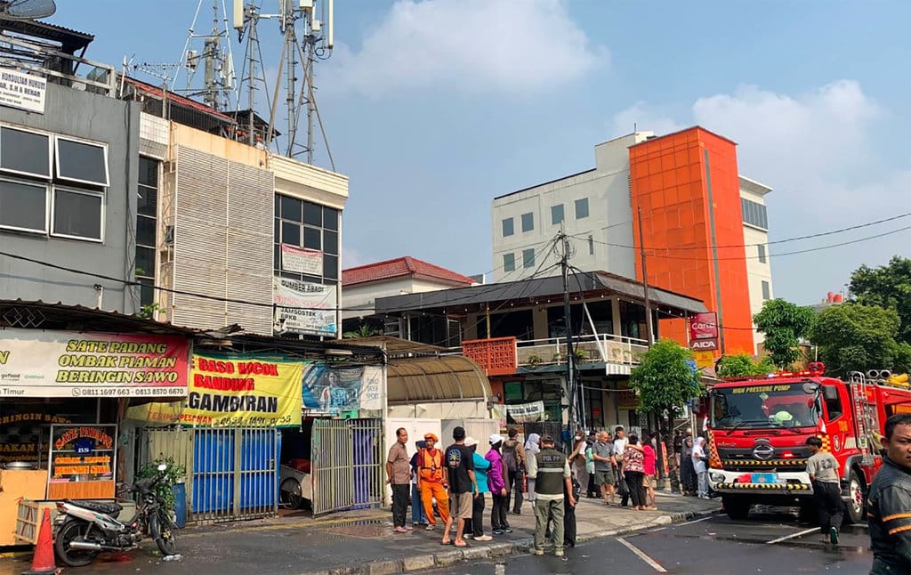 Kebakaran Rumah Makan Padang Rawamangun Padam Kurang Dua Jam