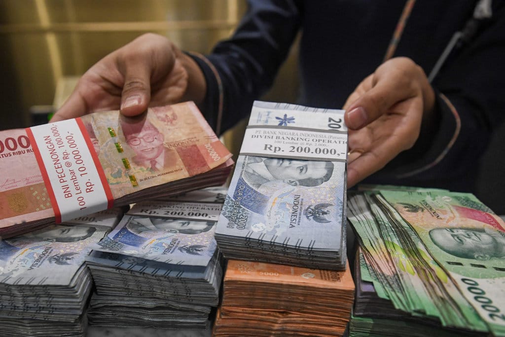Rupiah Melemah ke Rp17.903, IHSG Justru Menguat ke 6.055