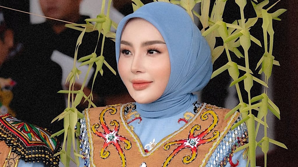 Aisyah Thisia, Istri Gubernur Kalteng, Disorot di Tengah Karhutla