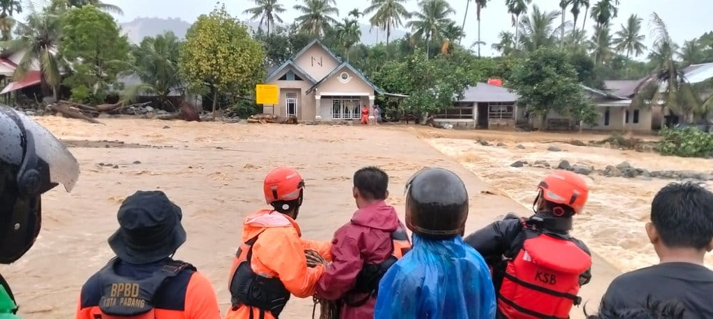 Banjir Rendam Kota Padang, 672 Jiwa Mengungsi