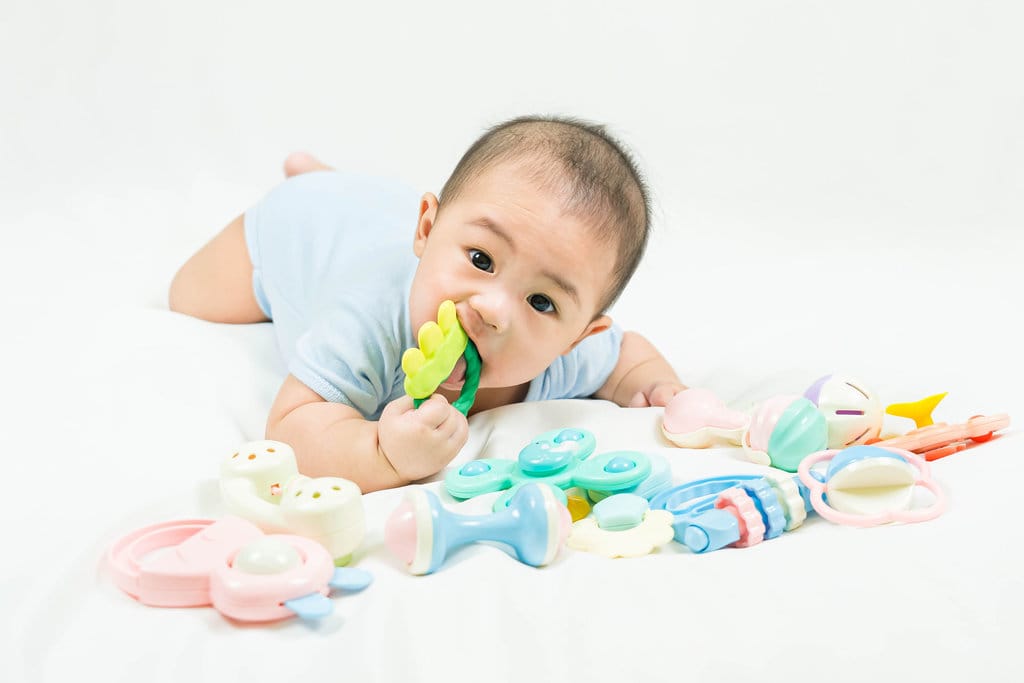 7 Rekomendasi Teether Bayi yang Aman dan Tips Memilihnya