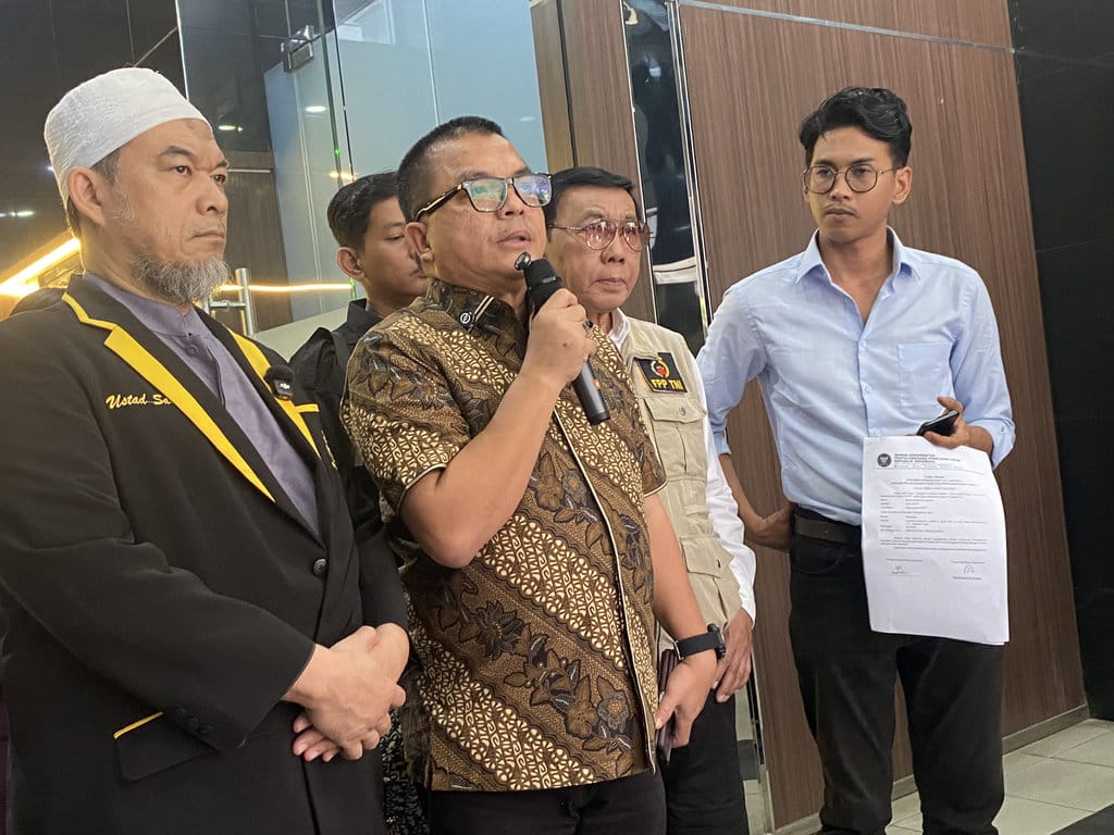 Denny Indrayana Cs Adukan Komisioner KPU ke DKPP Soal Gibran