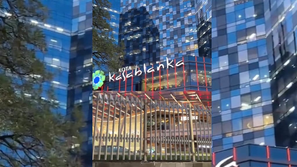 Pagar Kota Kasablanka Dibongkar: Ini Fakta di Balik Pemasangannya