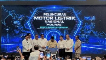 Prabowo Resmikan 20 Ribu Motor Listrik Buatan Pabrik Cikarang