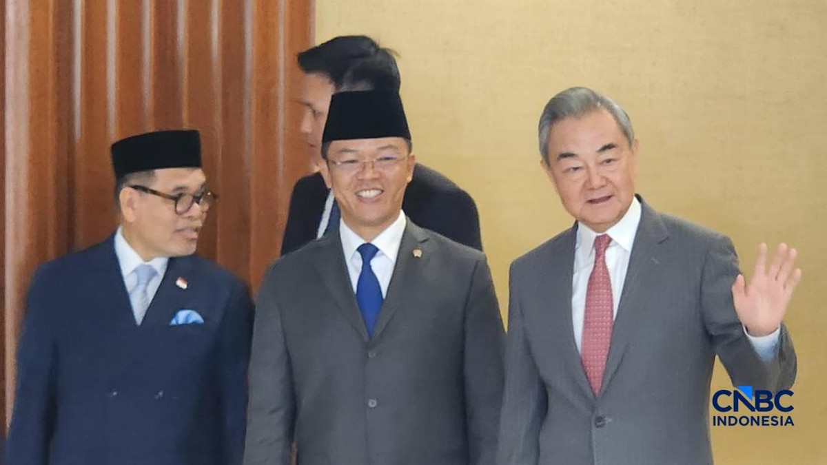 Wang Yi dan Sugiono Bahas Kelanjutan Proyek Kereta Cepat Jakarta-Bandung