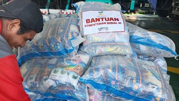 Kemensos Salurkan Bantuan Logistik dan Santunan untuk Korban Gempa Pulau Palue NTT
