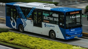 Penutupan Jalan Depan DPR, Transjakarta Alihkan Sejumlah Rute Bus