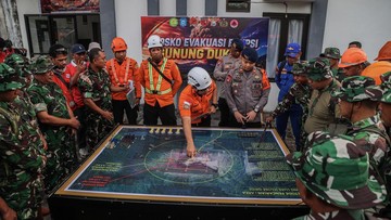 Enam Mahasiswa Unhas Dievakuasi dari Gunung Goa Kalibbong Akibat Kram dan Kelelahan