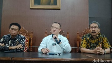 Akhmad Sodik Tersangka KPK, Prof Ali Rokhman Jadi Plt Rektor Unsoed