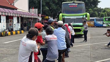 Ibu-Ibu Kalideres Tarik Bus Dua Kali, Ngaku Beban Hidup Lebih Berat