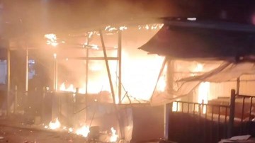 Api Hanguskan Ruko di Pasar Ciputat, Diduga Dipicu Korsleting Listrik