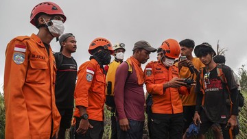 Evakuasi Massal 26 Pendaki Gunung Bawakaraeng Usai Upacara HUT RI ke-81