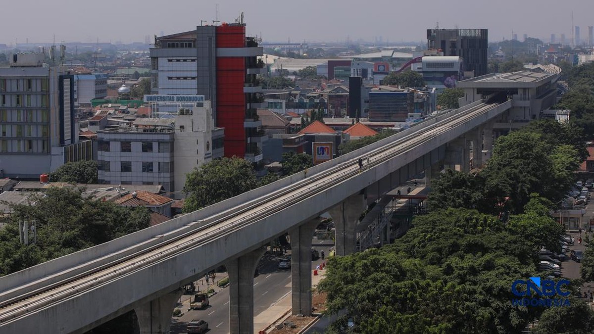 Pilar Masif Penyangga Rel LRT Fase 1B Kian Nyata