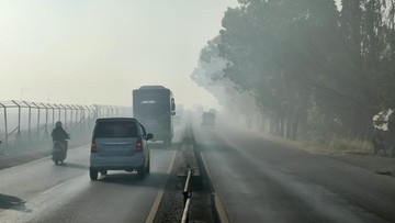 Kabut Asap Pekat Lumpuhkan Lalu Lintas dan Ganggu Aktivitas di Banjarbaru