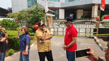 Rano Karno Tinjau Gedung Bapenda yang Terbakar, Operasional Setop Sementara