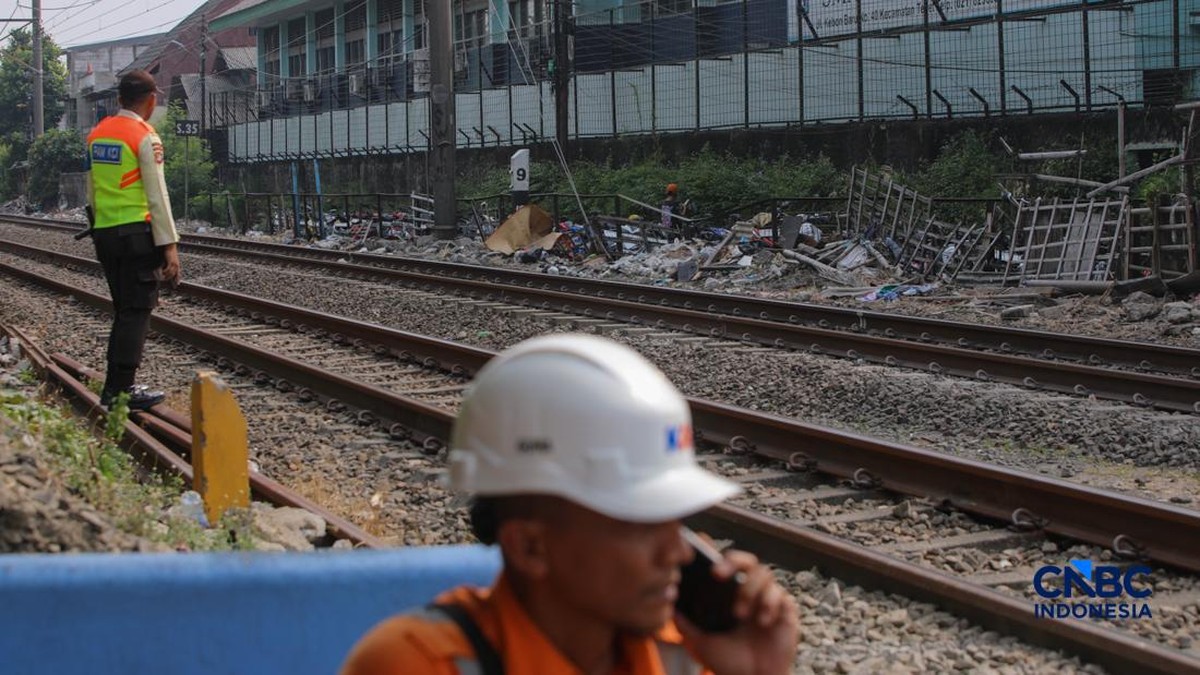 Warga Tewas Tertabrak KRL di Rel Cawang–Tebet, Perjalanan Sempat Terganggu