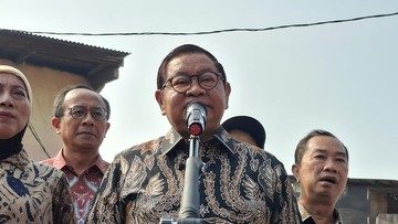 Truk Tersangkut JPO Kramat Jati, Pramono Ancam Sanksi Tegas Operator