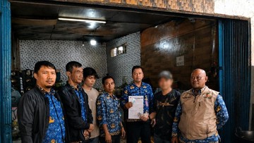 Warga Jakarta Selatan Kena Denda Rp500 Ribu Akibat Buang Sampah Sembarangan