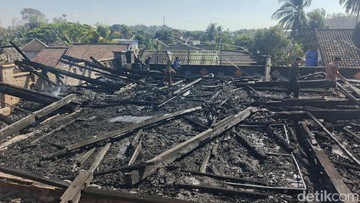 Pemprov NTB Siap Rekonstruksi 129 Rumah Desa Adat Sade yang Terbakar