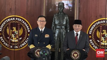 Sjafrie Sjamsoeddin Terima Menhan China Dong Jun dalam Upacara Kenegaraan