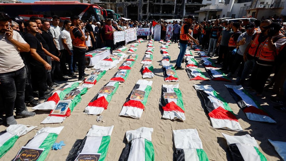 Tiga Tahun Terkubur Reruntuhan, Lima Puluh Jenazah Gaza Dievakuasi