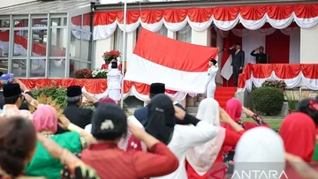 Merah Putih Berkibar di Negeri Orang, Doa Mengalir untuk Korban Gempa NTT