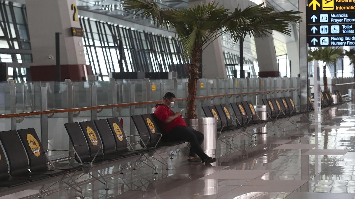 Defisit Jasa RI Melebar meski Warga Makin Jarang ke Luar Negeri