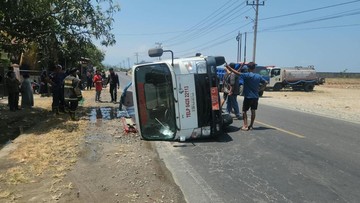 Mobil Damkar Polman Terguling Menuju TKP Kebakaran, Tujuh Personel Terluka