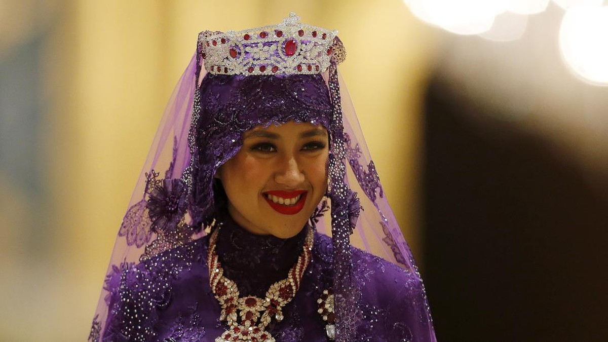 Sultan Brunei Cabut Gelar Kerajaan Menantu karena Perilaku Tidak Pantas