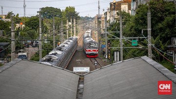 Lansia Tewas Tertabrak KRL di Tebet, Perjalanan Commuterline Terganggu