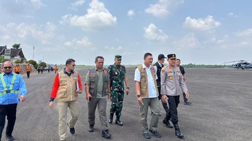 Kapolda Jambi Tinjau Langsung Pemadaman Karhutla di Muaro Jambi