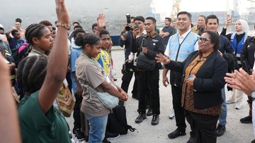 Wamendagri Ribka Haluk Sambut 65 Pelajar Papua di Jakarta