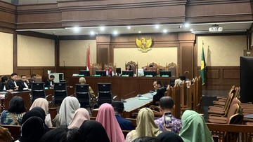 Majelis Hakim Pertahankan Penahanan Asrul Azis Taba dalam Kasus Haji