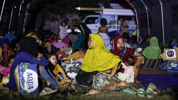 Ribuan Warga Nagekeo Mengungsi Usai Gempa Magnitudo 7,7 Guncang NTT