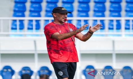 Madura United Masih Jauh dari Kata Siap, Akui Pelatih Baru Ze Gomes