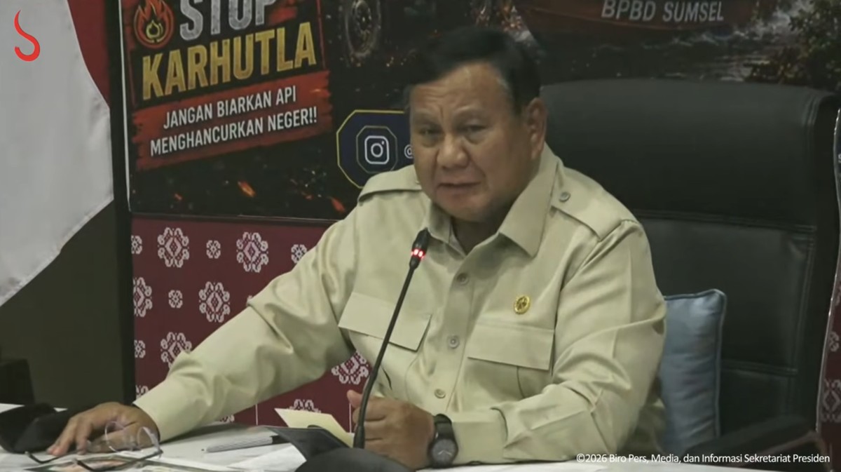 Prabowo Perintahkan Uji Coba Tepung Umbi untuk Padamkan Karhutla