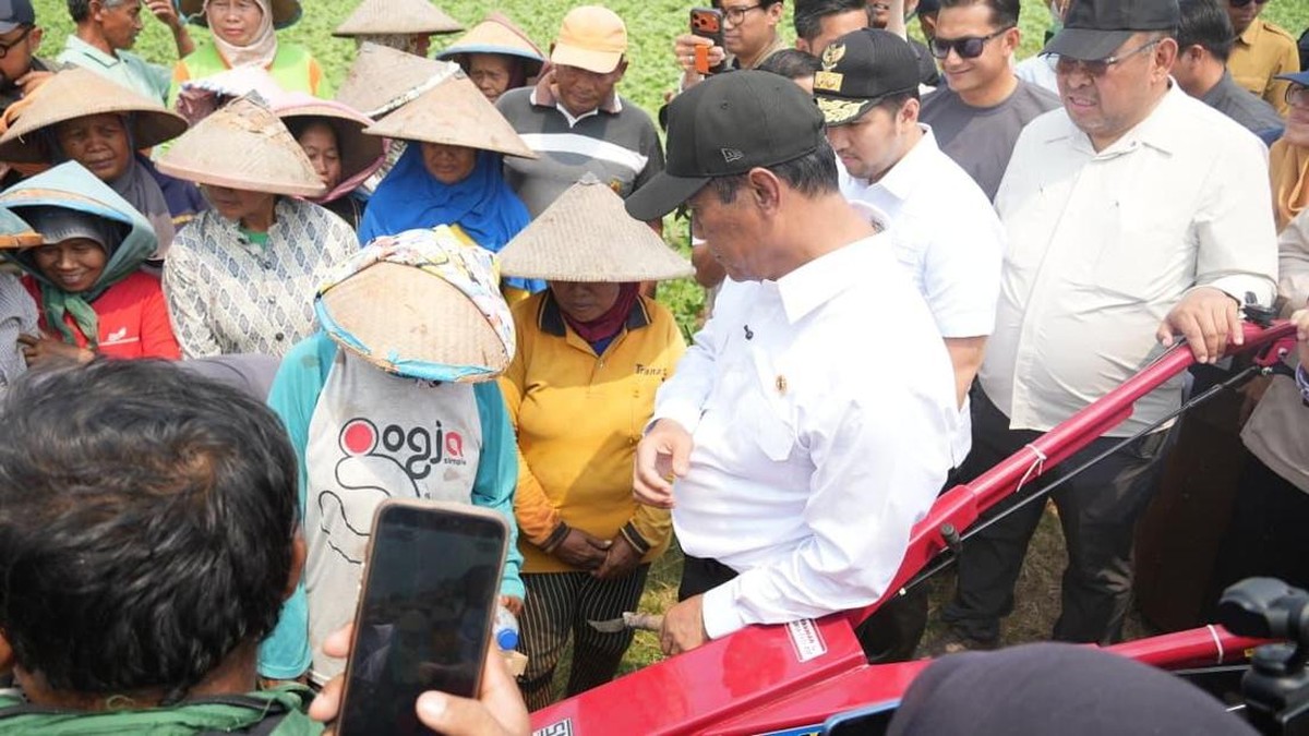 Mentan Amran Siap Bagikan Alsintan Gratis kepada Buruh Tani