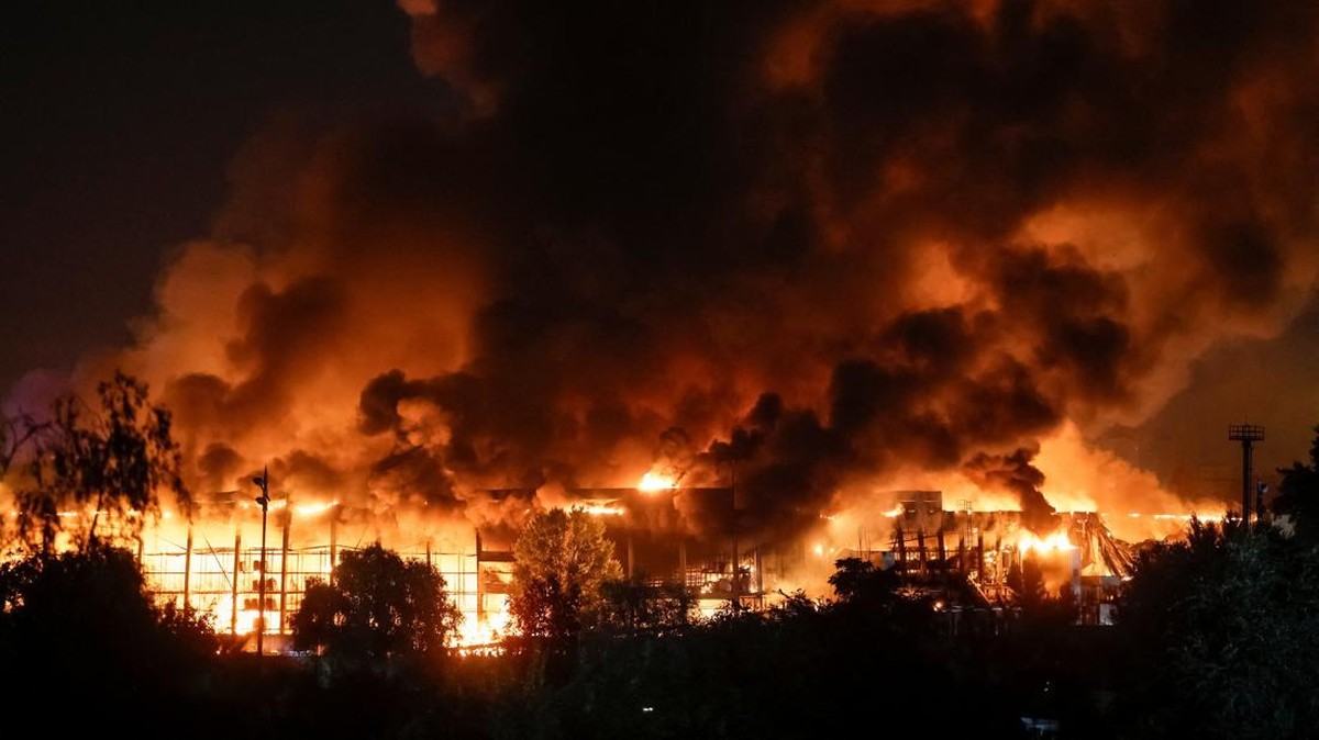 Serangan Rudal Rusia ke Kyiv Tewaskan Tiga Orang, Puluhan Terluka