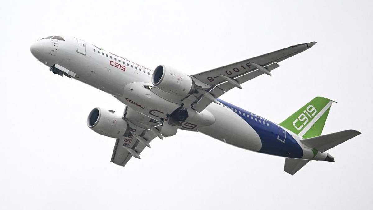 Pesawat C919 China Terbang Komersial Internasional Perdana, Tantang Boeing-Airbus