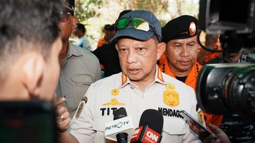 Mendagri Fokus Pemulihan Listrik dan Logistik Pasca Gempa NTT