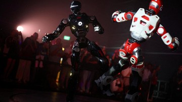 Robot Humanoid Adu Jotos di Singapura, Dikendalikan Manusia
