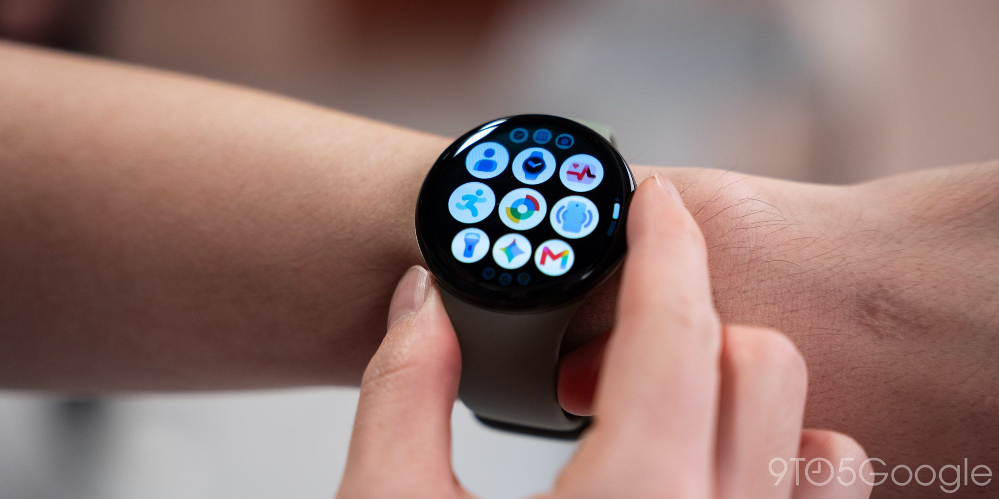 Google Hadirkan Fitur Lacak Orang Lewat Jam Tangan Wear OS