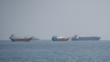 Enam Bulan Konflik Iran-AS: Selat Hormuz Sepi, Ribuan Pelaut Terdampar
