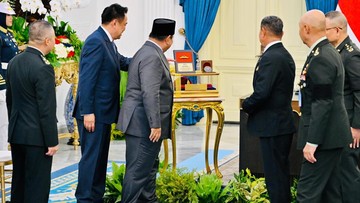 Prabowo Terima Medali Militer Thailand: Simbol Baret Merah dan Kehormatan